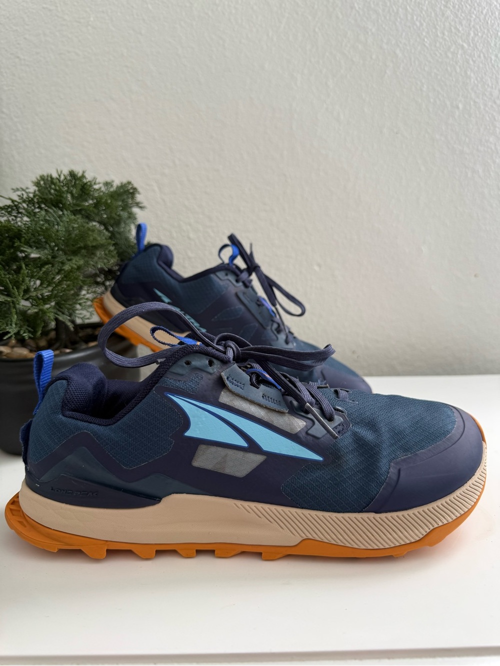 Altra Lone peak 7 Men size 7 Navy and Light Blue Trail Runners with Orange